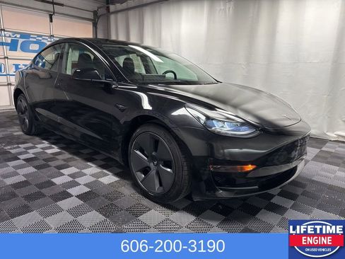 Used 2023 Tesla Model 3 Standard Range image 3
