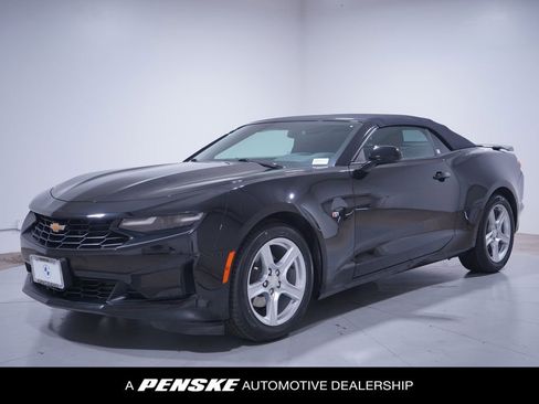 Used 2023 Chevrolet Camaro LT image 1