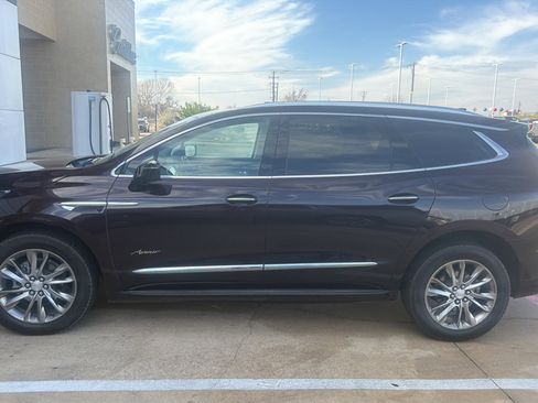 Used 2022 Buick Enclave Avenir w/ Avenir Technology Package image 4