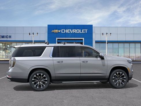 New 2026 Chevrolet Suburban High Country w/ Sun And Tow Package image 5