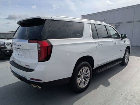 Used 2025 GMC Yukon XL Denali AWD/4WD image 3