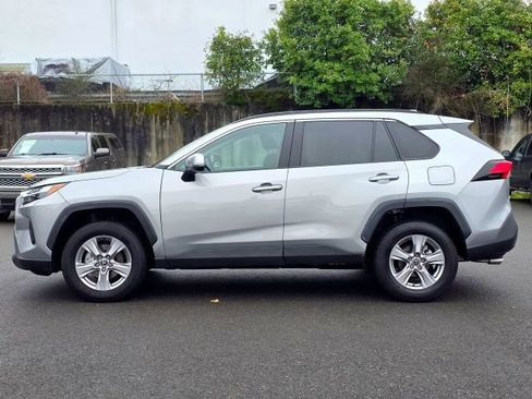 Used 2025 Toyota RAV4 XLE image 4