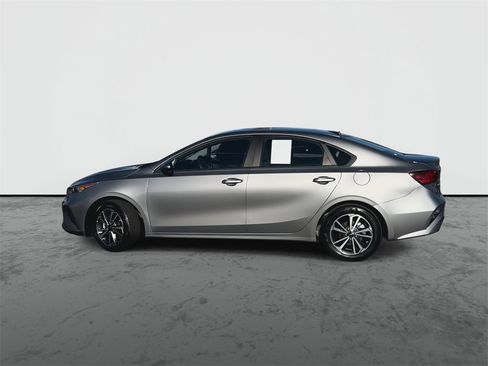 Used 2023 Kia Forte LXS image 5