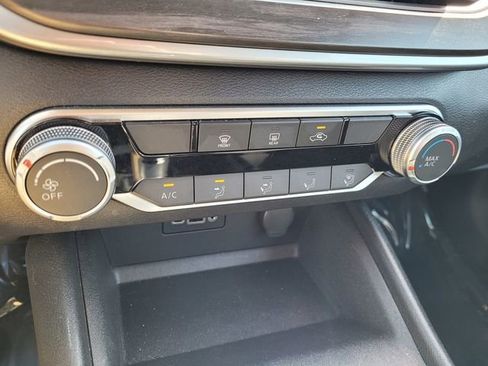 Used 2025 Nissan Altima 2.5 SV FWD image 19