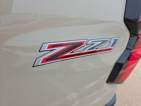 Used 2023 Chevrolet Colorado Z71 AWD/4WD image 13