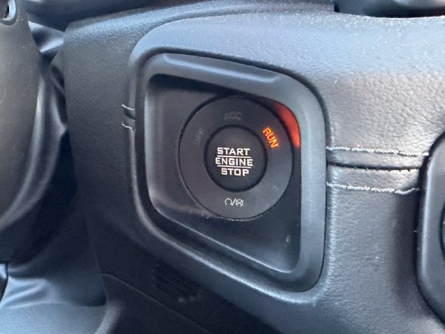 Used 2024 Jeep Wrangler Unlimited Sahara AWD/4WD image 21