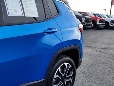 Used 2024 Jeep Compass Limited image 10