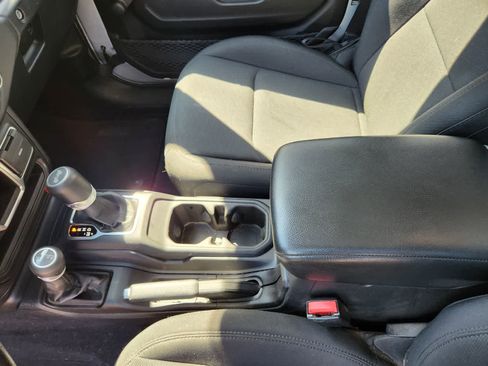 Used 2023 Jeep Wrangler Sport AWD/4WD image 11