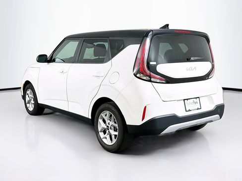 Used 2023 Kia Soul S FWD image 5
