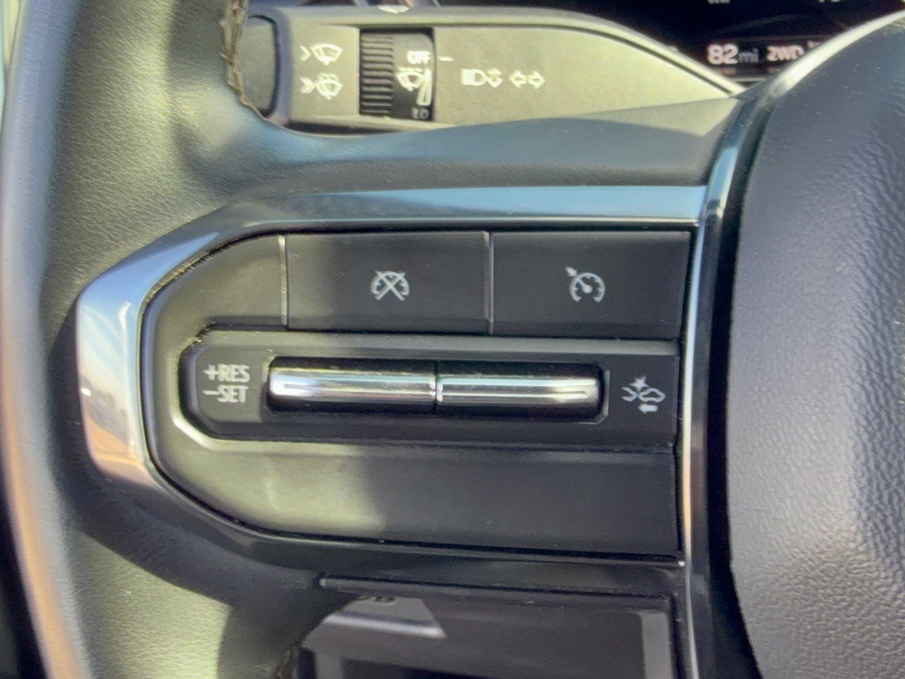 Used 2024 GMC Canyon AT4 w/ AT4 Premium Package AWD/4WD image 18