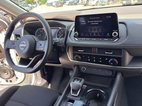 Used 2023 Nissan Rogue S AWD/4WD image 33