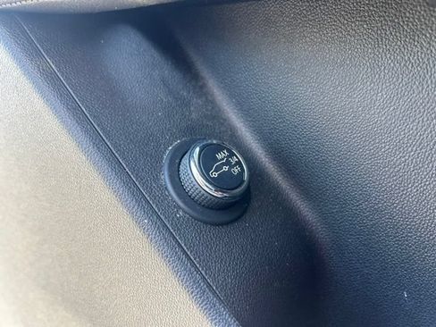 Used 2019 Cadillac XT5 Luxury FWD image 17
