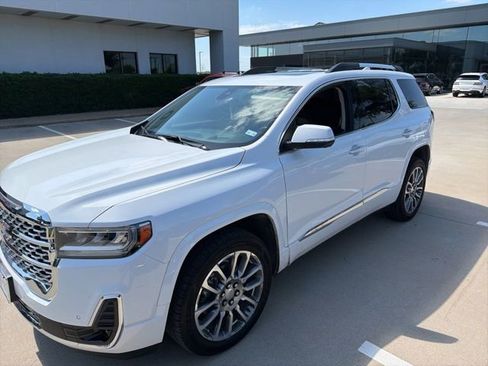 Certified 2023 GMC Acadia Denali w/ Denali Ultimate Package FWD image 3