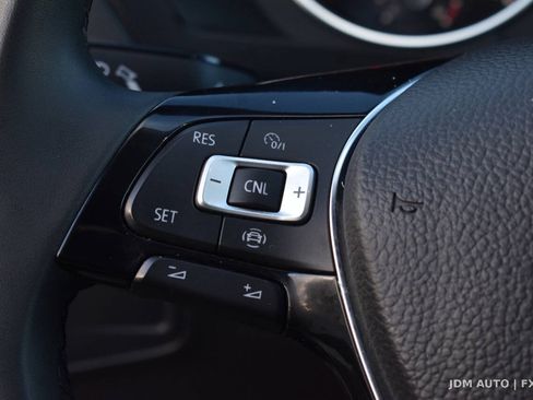 Used 2020 Volkswagen Tiguan SE w/ Panoramic Sunroof Package AWD/4WD image 21