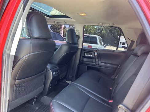 Used 2018 Toyota 4Runner TRD Off-Road Premium AWD/4WD image 18
