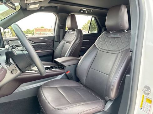 Certified 2025 Ford Explorer Platinum AWD/4WD image 11