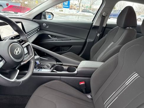 Certified 2025 Hyundai Elantra SEL w/ Cargo Package image 18