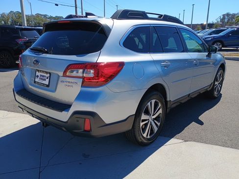 Used 2018 Subaru Outback 3.6R Limited image 5
