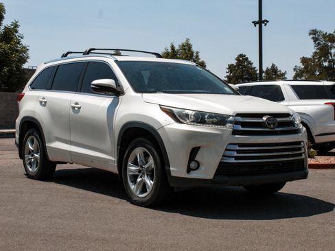 Used 2018 Toyota Highlander Limited AWD/4WD image 3