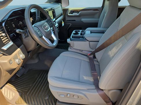 New 2026 GMC Sierra 1500 SLE image 15
