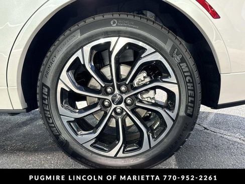 New 2026 Lincoln Nautilus Reserve image 19