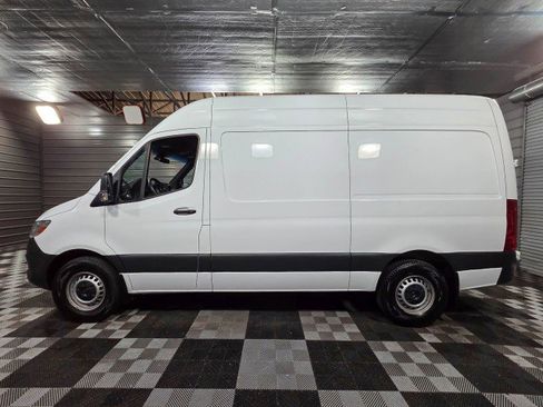 Used 2023 Mercedes-Benz Sprinter 2500 image 8