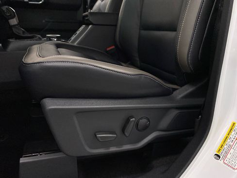 New 2025 Ford Bronco Outer Banks image 16