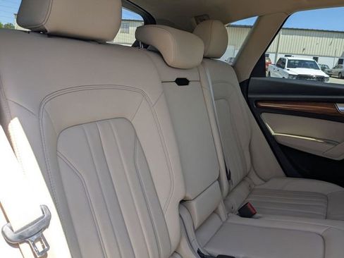 Used 2023 Audi Q5 2.0T Premium w/ Convenience Package AWD/4WD image 37