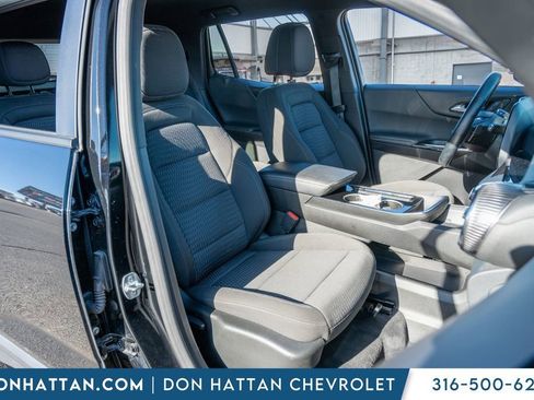 Used 2025 Chevrolet Equinox LT image 24