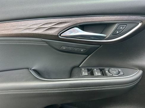 Used 2023 Buick Envision Avenir AWD/4WD image 12