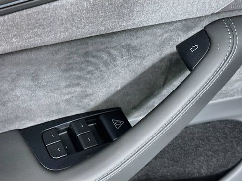 Used 2026 Tesla Model Y AWD image 19