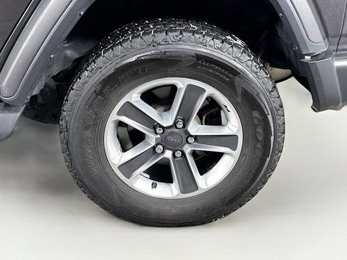 Used 2021 Jeep Wrangler Unlimited Sahara w/ Uconnect 4C Nav & Sound Group image 9