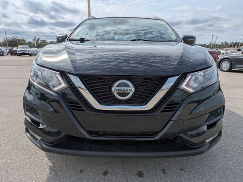 Used 2021 Nissan Rogue Sport SV image 3