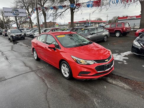 Used 2016 Chevrolet Cruze LT image 10