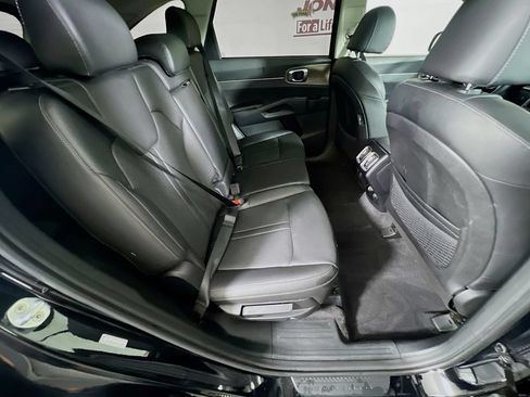 Used 2022 Kia Sorento S w/ Panoramic Sunroof Package AWD/4WD image 31