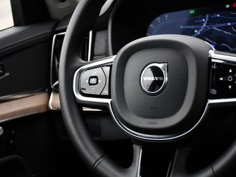 Certified 2025 Volvo XC90 B6 Plus image 20