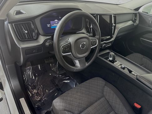 Used 2023 Volvo XC60 B5 Core FWD image 23