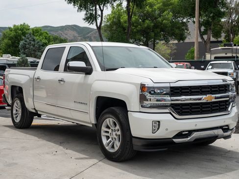 Used 2018 Chevrolet Silverado 1500 LTZ Z71 w/ LTZ Plus Package AWD/4WD image 11