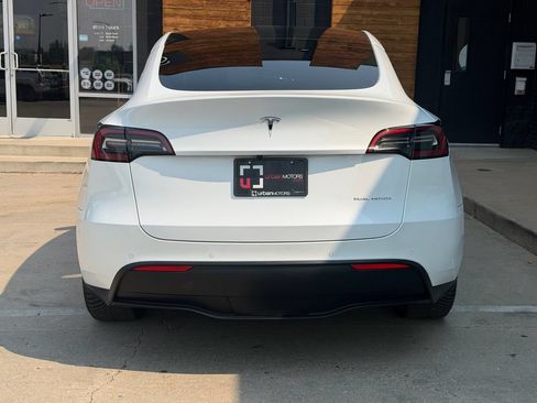 Used 2022 Tesla Model Y Long Range AWD/4WD image 13
