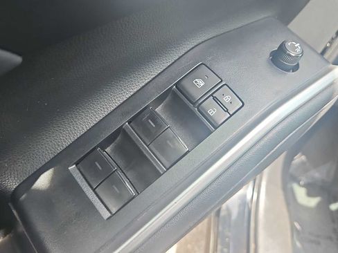 Used 2023 Toyota Highlander XLE FWD image 15