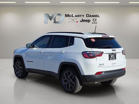 New 2026 Jeep Compass Latitude image 4