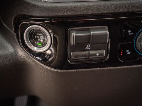 Used 2024 Chevrolet Silverado 2500 LT w/ Convenience Package image 23