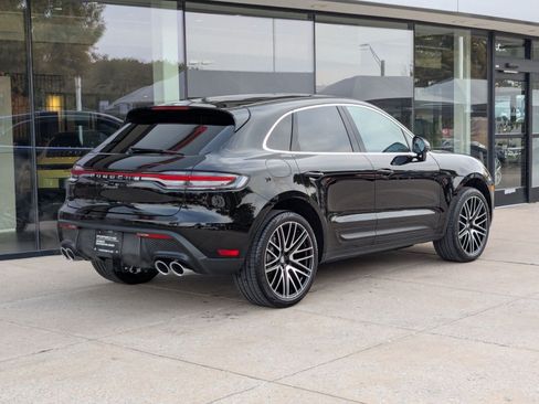 Certified 2025 Porsche Macan image 9