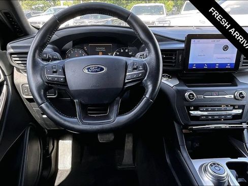Used 2020 Ford Explorer XLT AWD/4WD image 11