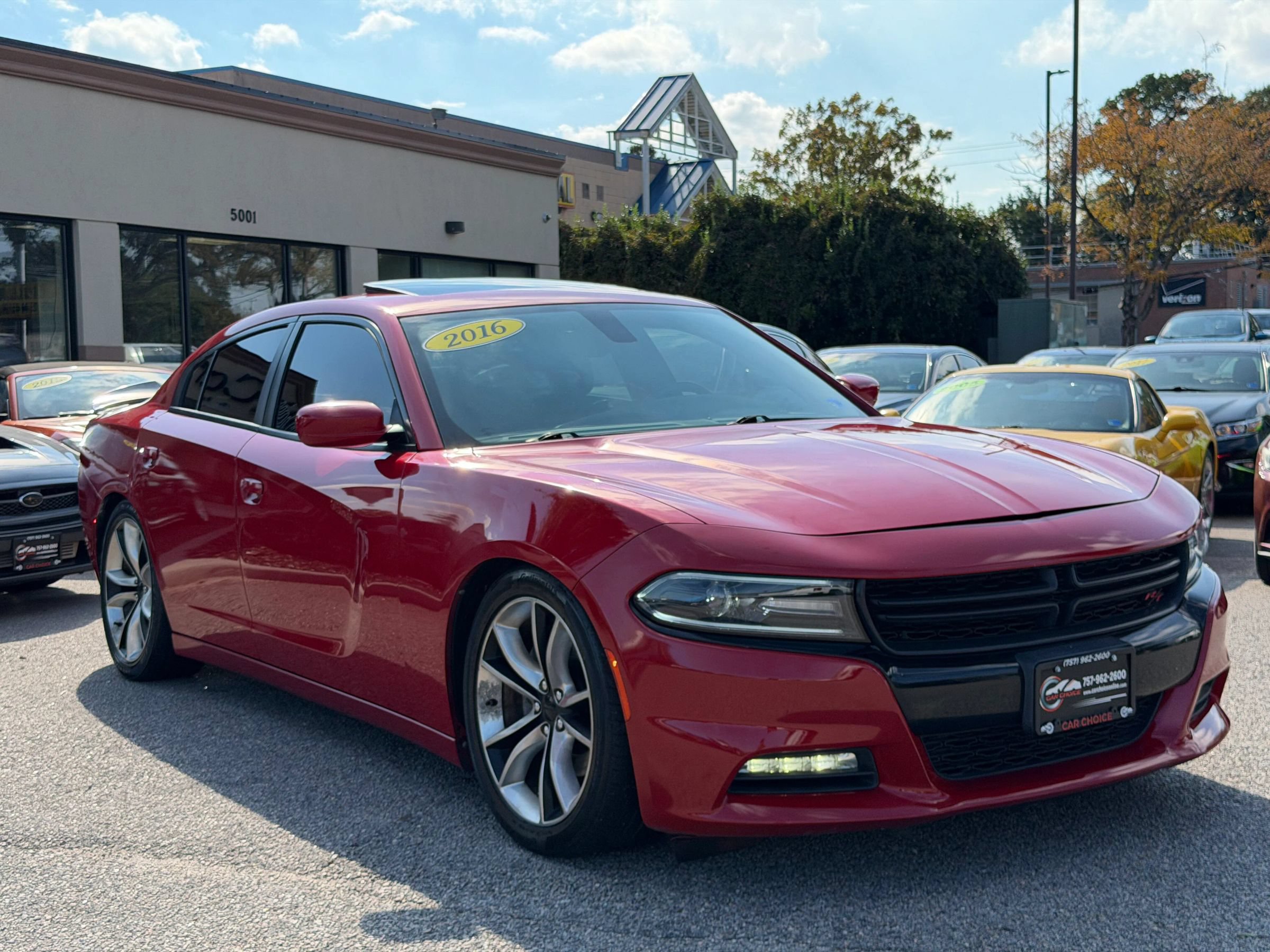 Used 2016 Dodge Charger R/T RWD image 5