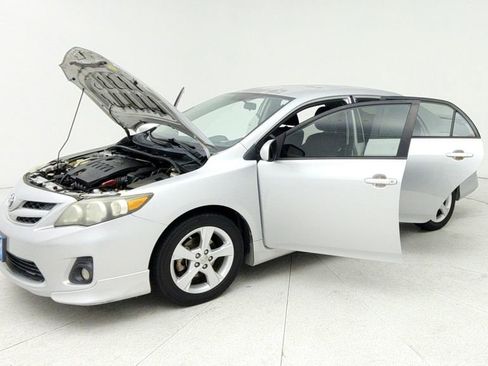 Used 2013 Toyota Corolla S image 11