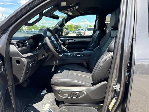 New 2026 Jeep Grand Wagoneer Limited AWD/4WD image 16