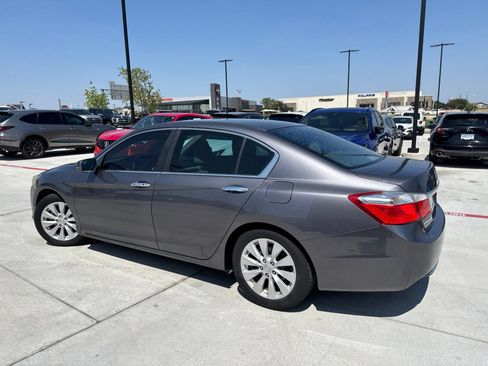 Used 2014 Honda Accord EX image 3