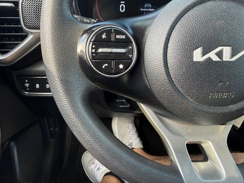 Used 2023 Kia Soul LX w/ LX Technology Package FWD image 24