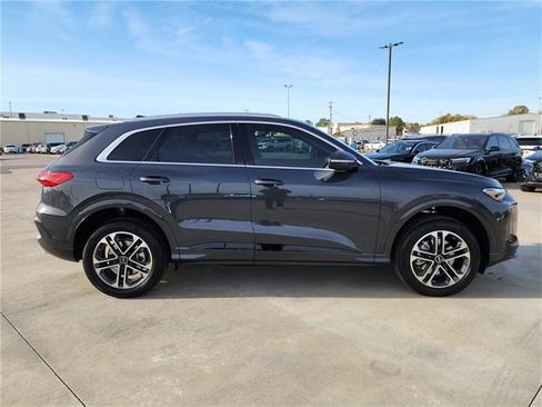 New 2025 Audi Q5 Premium image 8